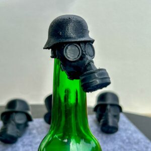 Flaschen Abdeckung Insektenschutz für Kronkorkenflaschen "Dark Soldier" – flexibel aus TPU, spülmaschinengeeignet